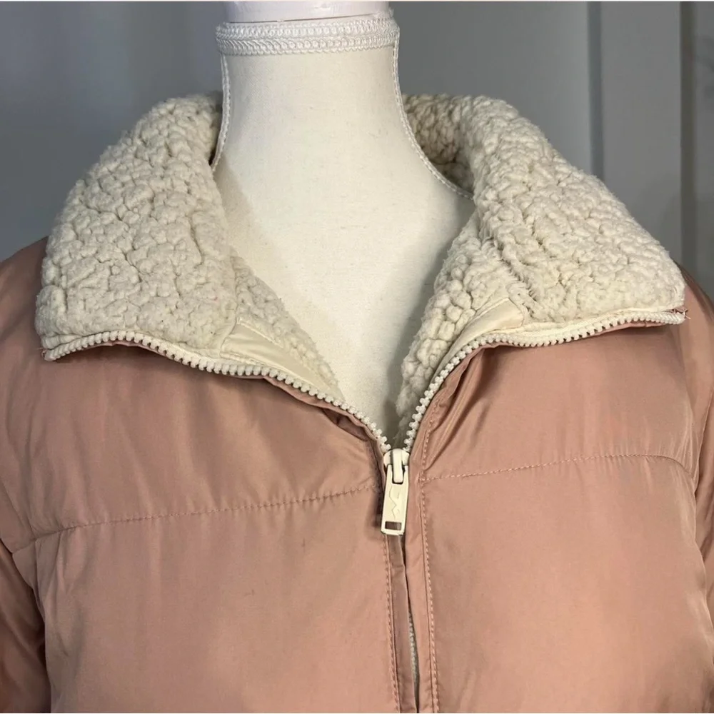 Hollister Women's pink Puffer Jacket with Sherpa Lining‎ Size Large